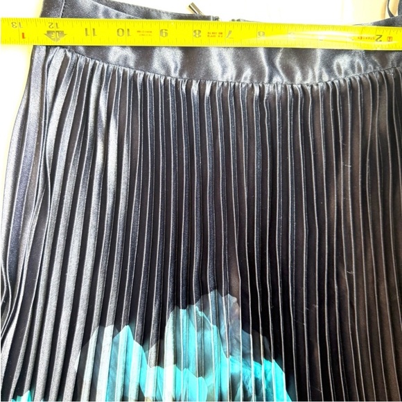 Ted Baker Blue Izmir Pleated Midi Skirt Floral $295 Size 0 XS Satin - Picture 11 of 16